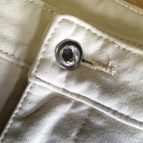 Capri Pants - Picture 3 of 4